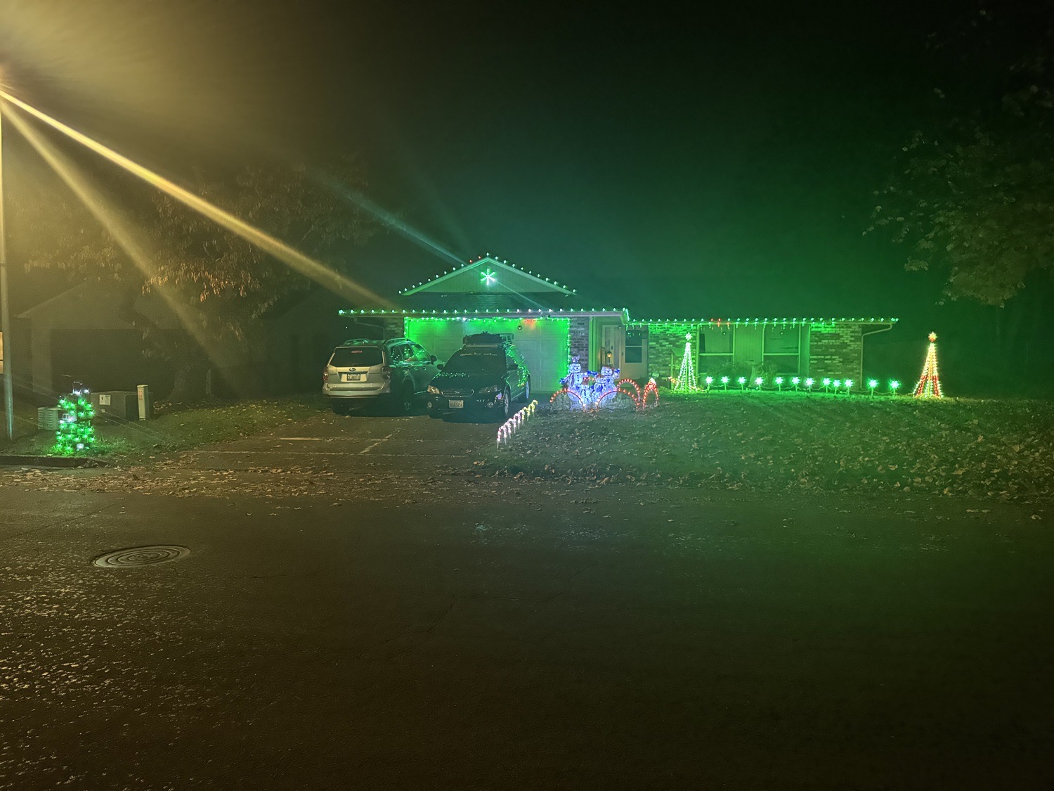 Orchestra of light, Christmas lights in Vancouver, WA (photo 1)