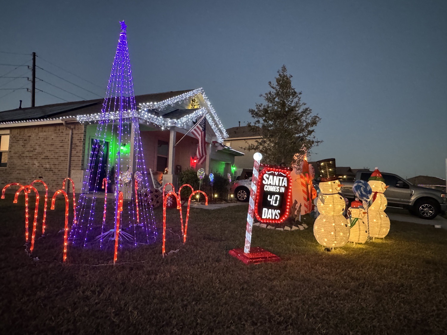 Christmas Corner, Christmas lights in Baytown, TX (photo 3)