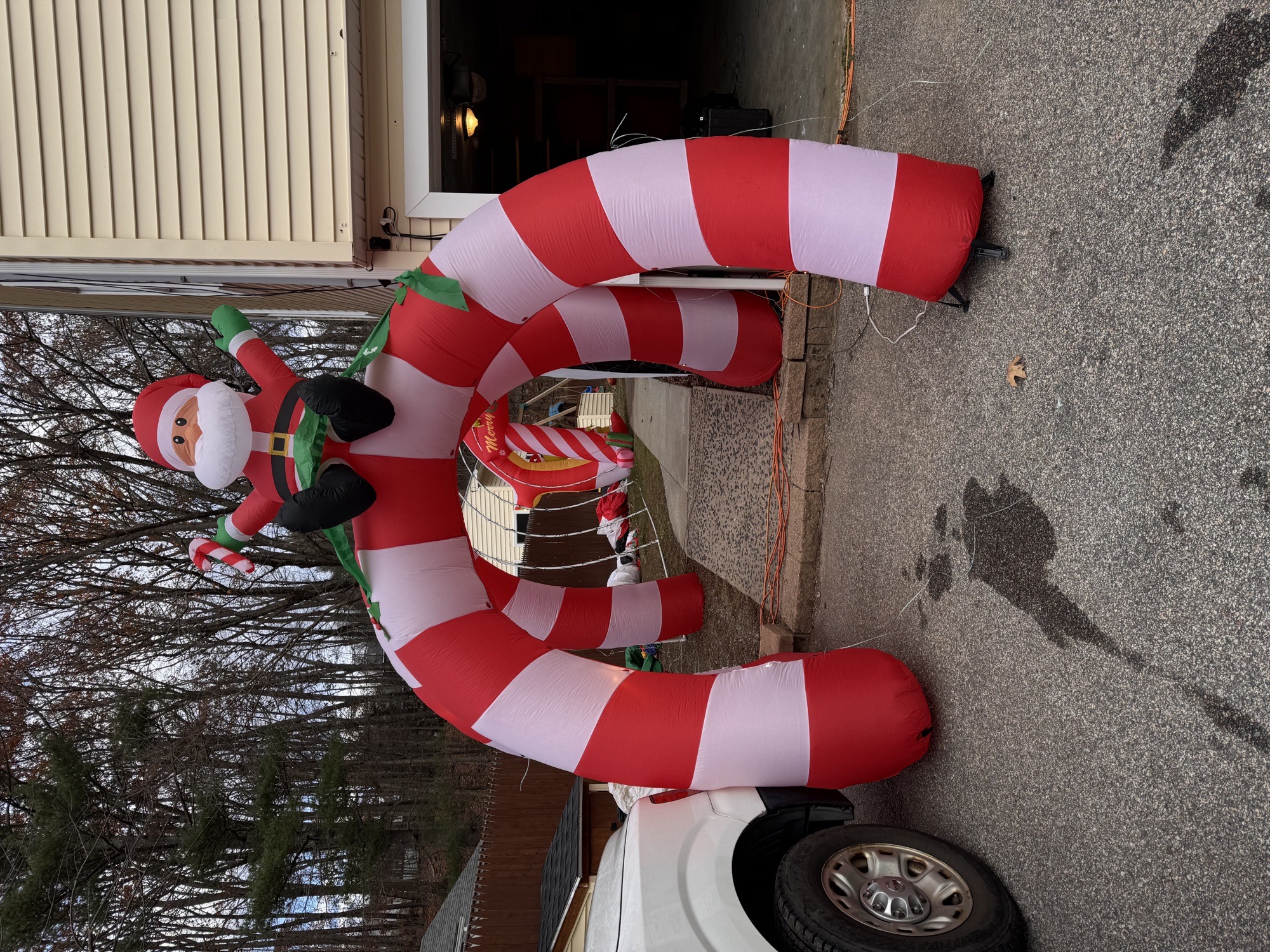 Cornwell Holiday Display, Christmas lights in Worcester, MA (photo 2)