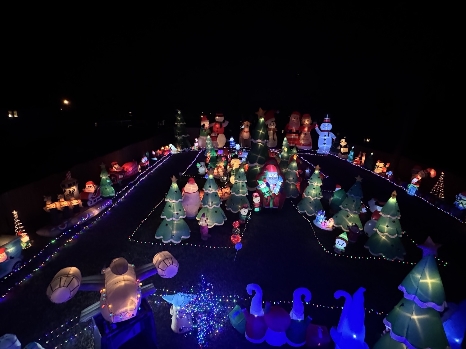 Temple Hills Holiday Magic, Christmas lights in Temple Hills, MD (photo 1)