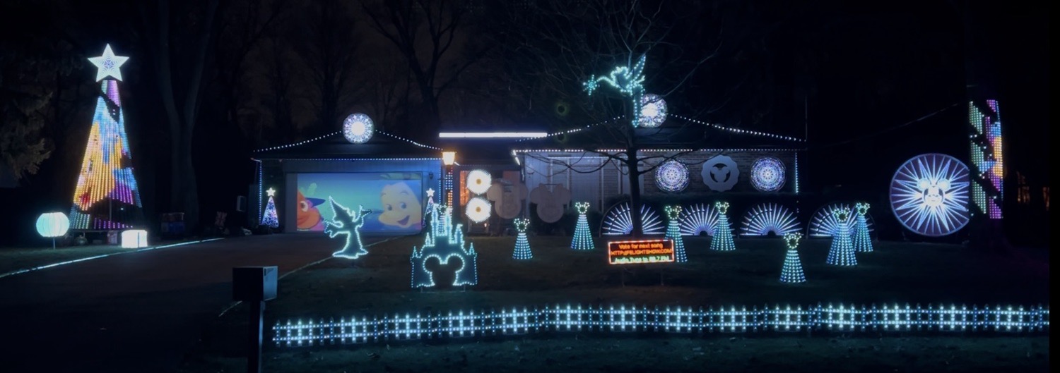 Forest Estates Light Show, Christmas lights in Palatine, IL (photo 1)