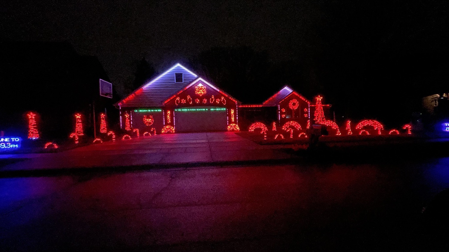 Watson Family Light Shows, Christmas lights in Brownsburg, IN (photo 2)