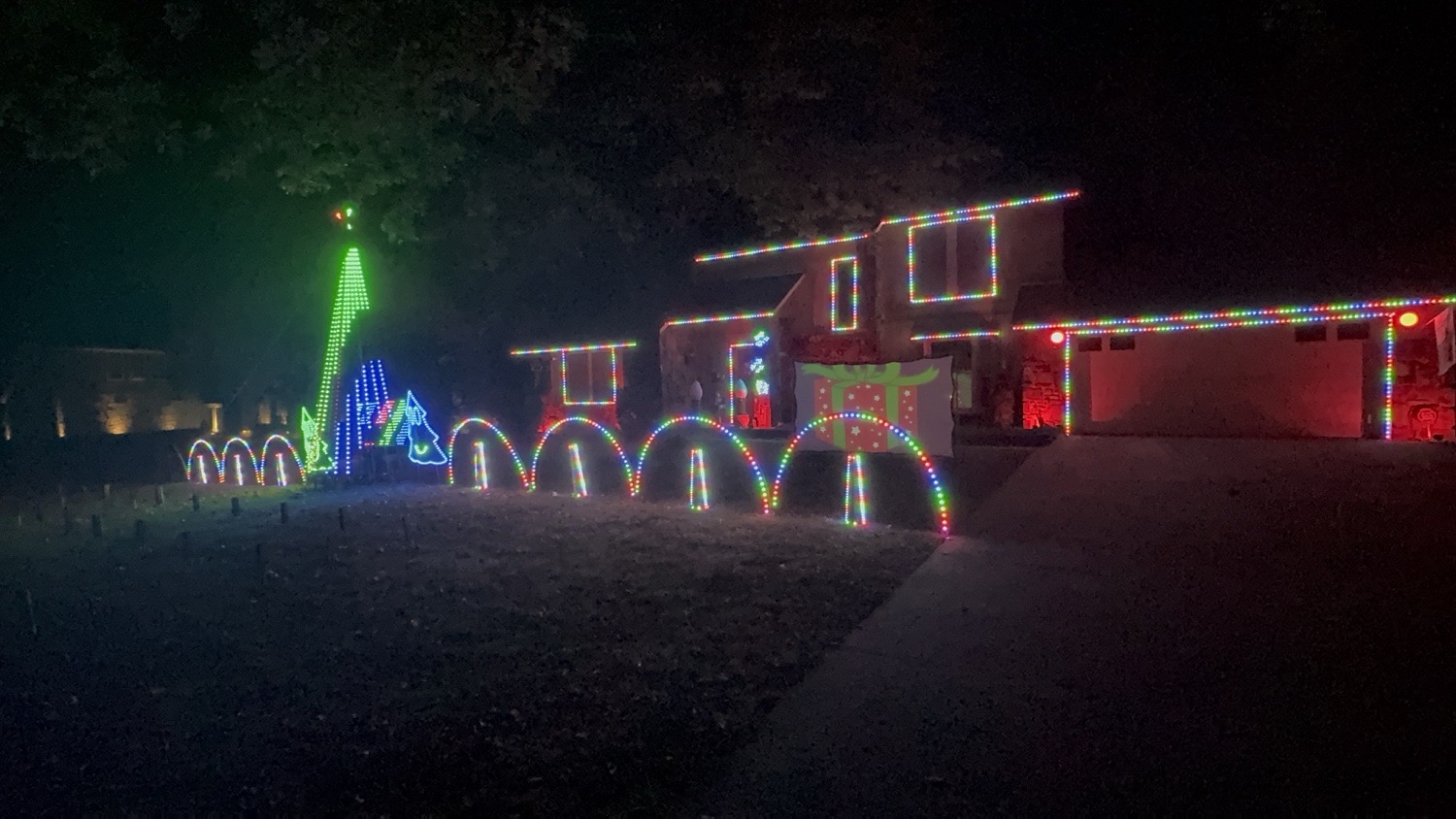The Lights On Pioneer, Christmas lights in Sapulpa, OK (photo 2)