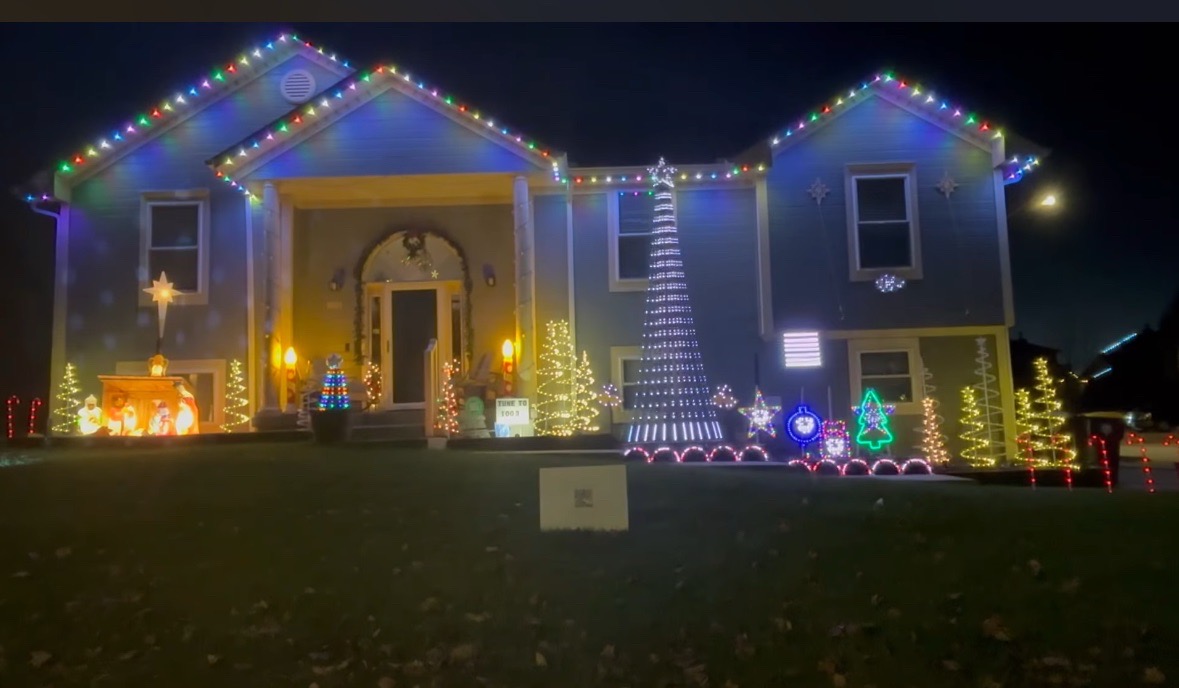 Project Griswold, Christmas lights in Kansas City, MO (photo 2)
