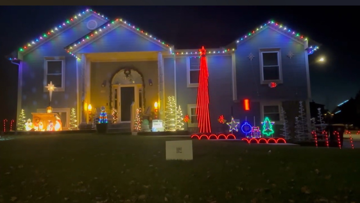 Project Griswold, Christmas lights in Kansas City, MO (photo 4)