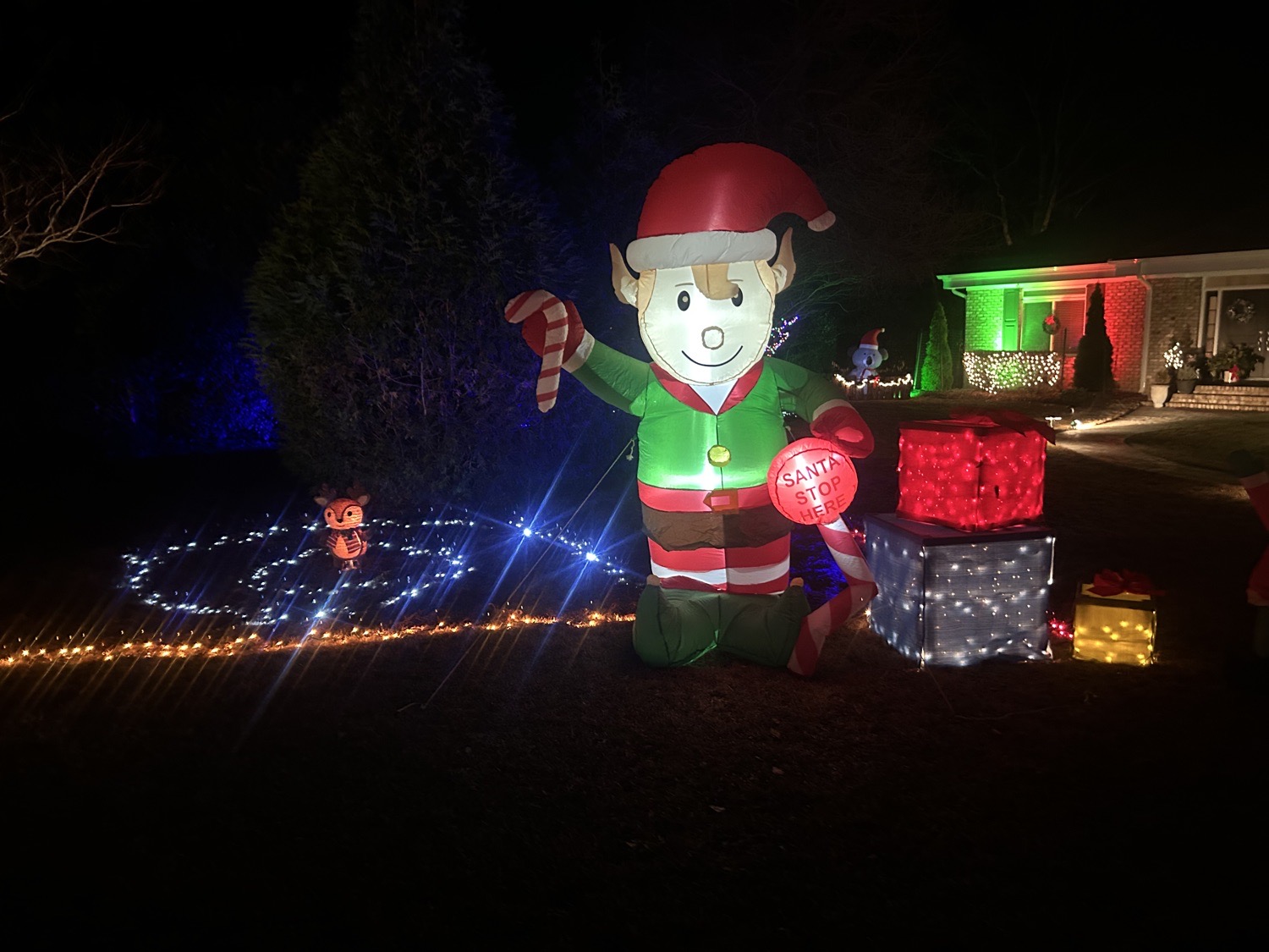 Very Merry Christmas Holiday Display, Christmas lights in Hampstead, NC (photo 2)