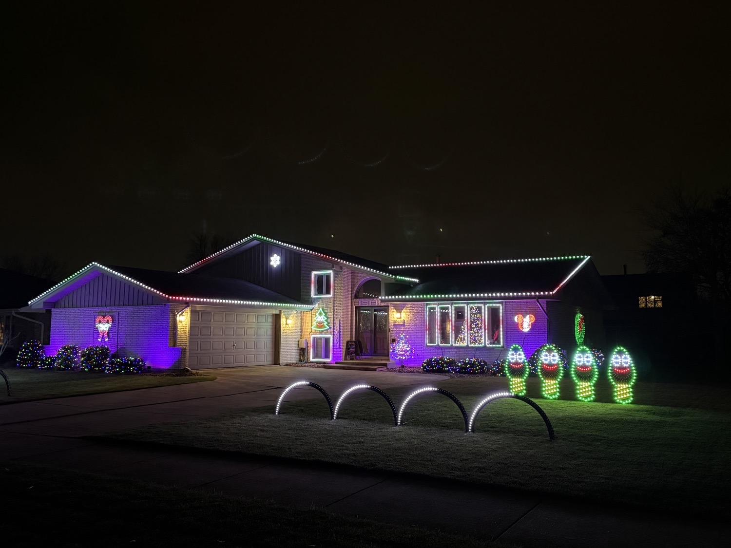 Symphony of Lights on Swanberg, Christmas lights in Mokena, IL (photo 5)