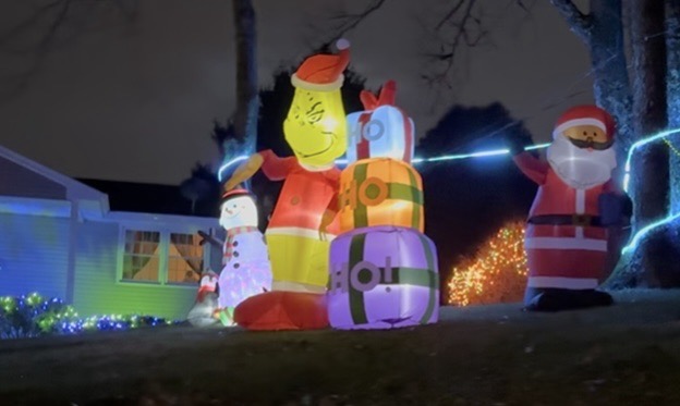 It’s That Time Of Year!!, Christmas lights in Bristol, CT (photo 3)
