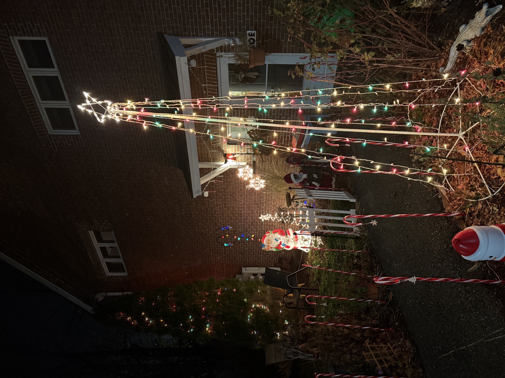 10E Front, Christmas lights in Dover, NH (photo 2)