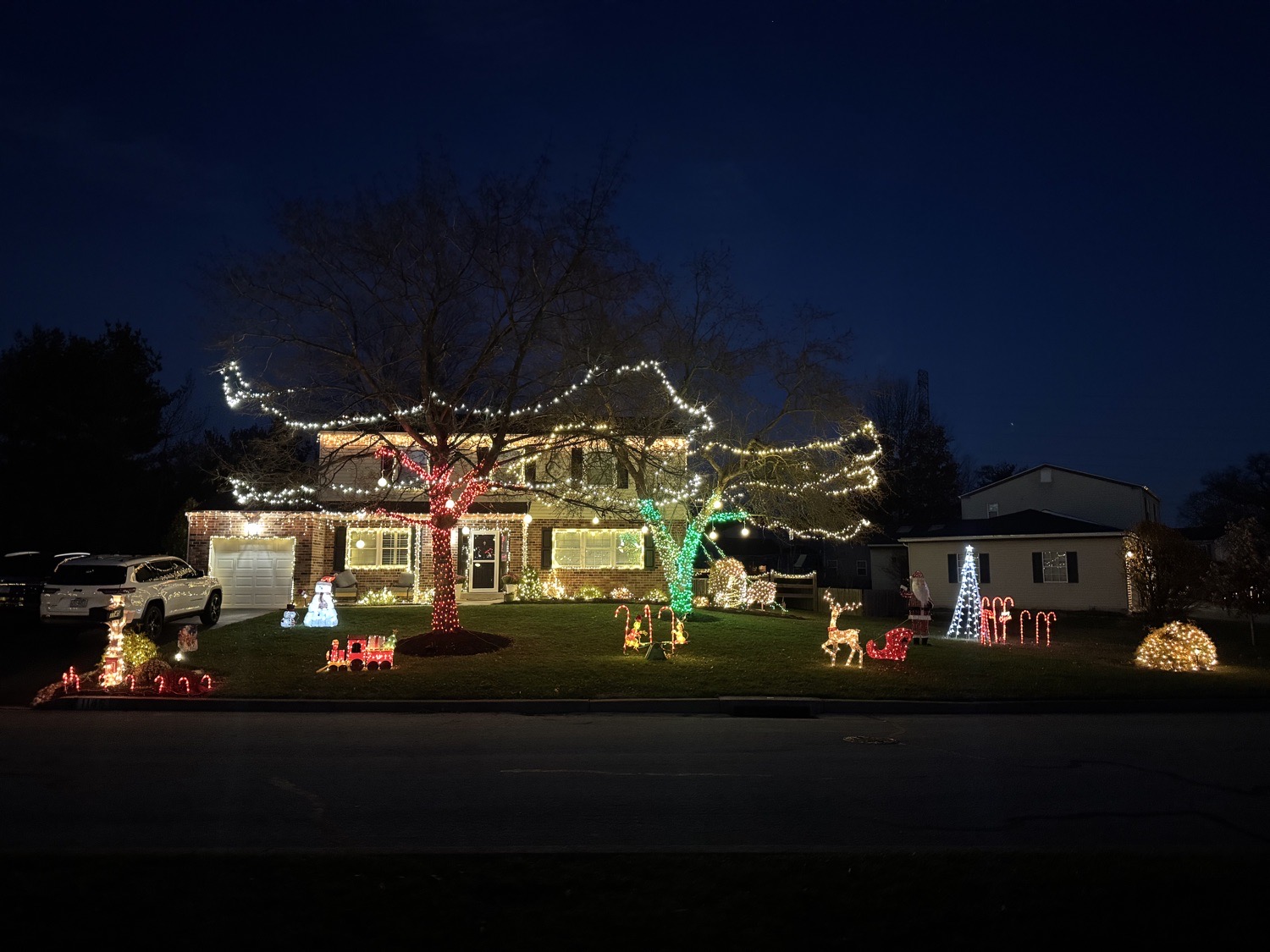 Horseshoe Holidays, Christmas lights in Blue Bell, PA (photo 1)