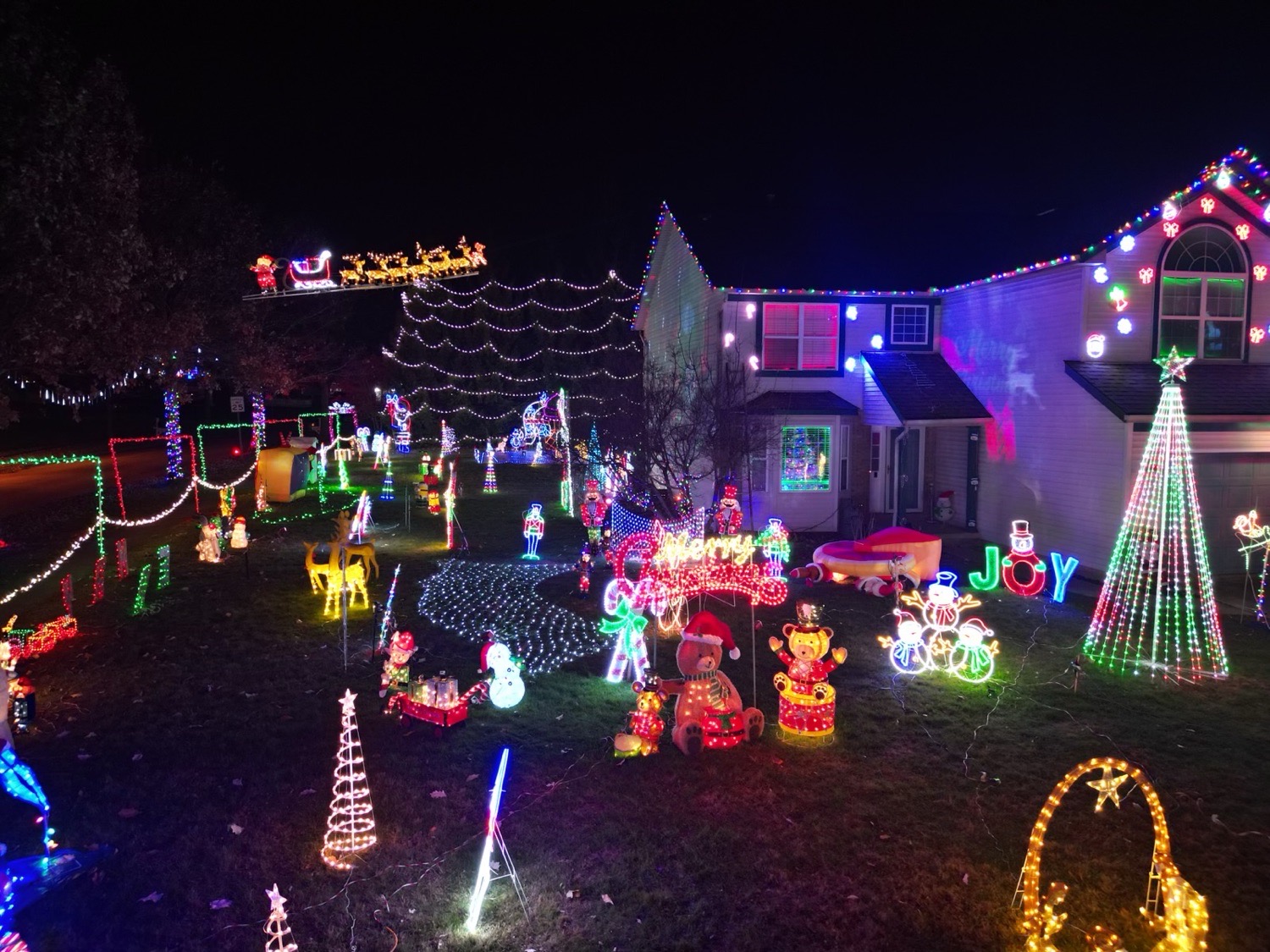 Bates Magical North Pole, Christmas lights in Medina, OH (photo 2)