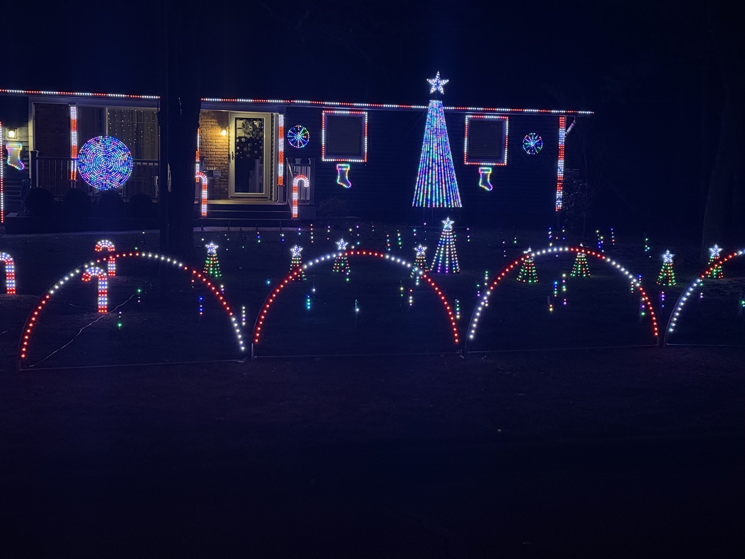 Pine Edge Pixels, Christmas lights in East Moriches, NY (photo 1)
