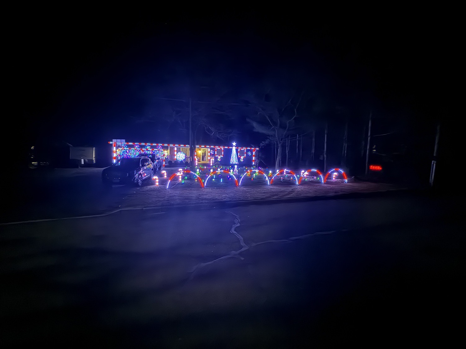 Pine Edge Pixels, Christmas lights in East Moriches, NY (photo 3)