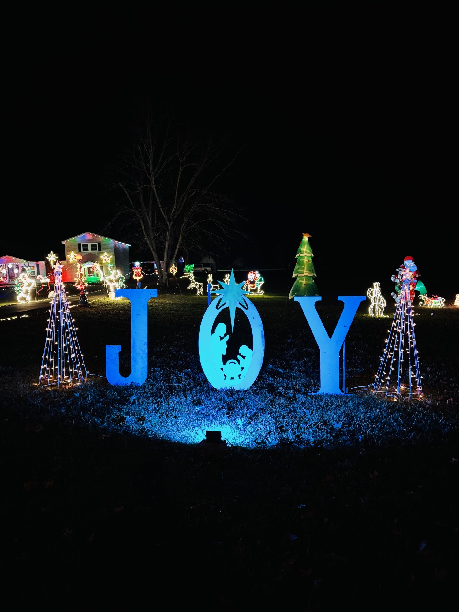 The Snook’s Holiday Sensation, Christmas lights in Springfield, MO (photo 1)