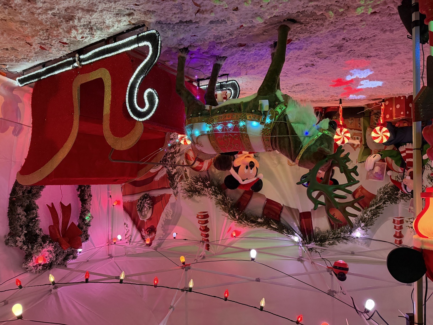 Schoolcraft Spectacular, Christmas lights in Los Angeles, CA (photo 4)