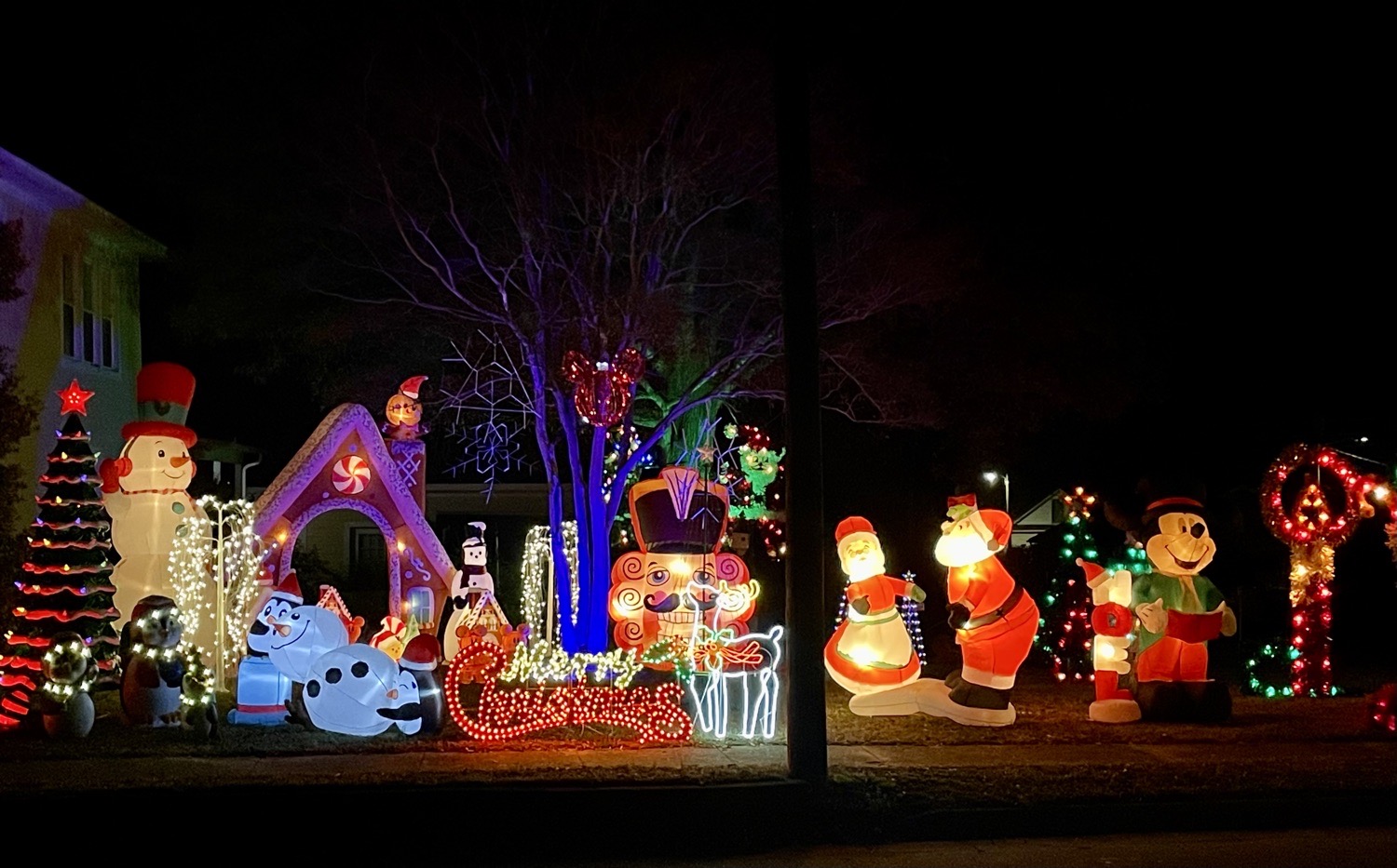 The Biggest Little Christmas Display in the World, Christmas lights in Maiden, NC (photo 5)