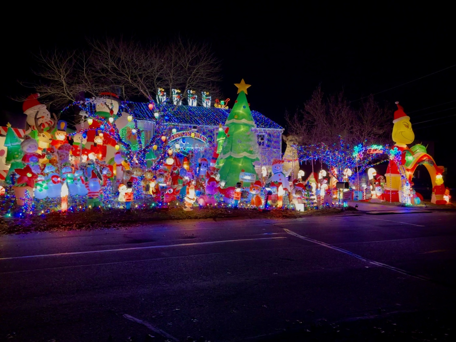 Grob Family Christmas Lights, Christmas lights in Reading, PA (photo 2)