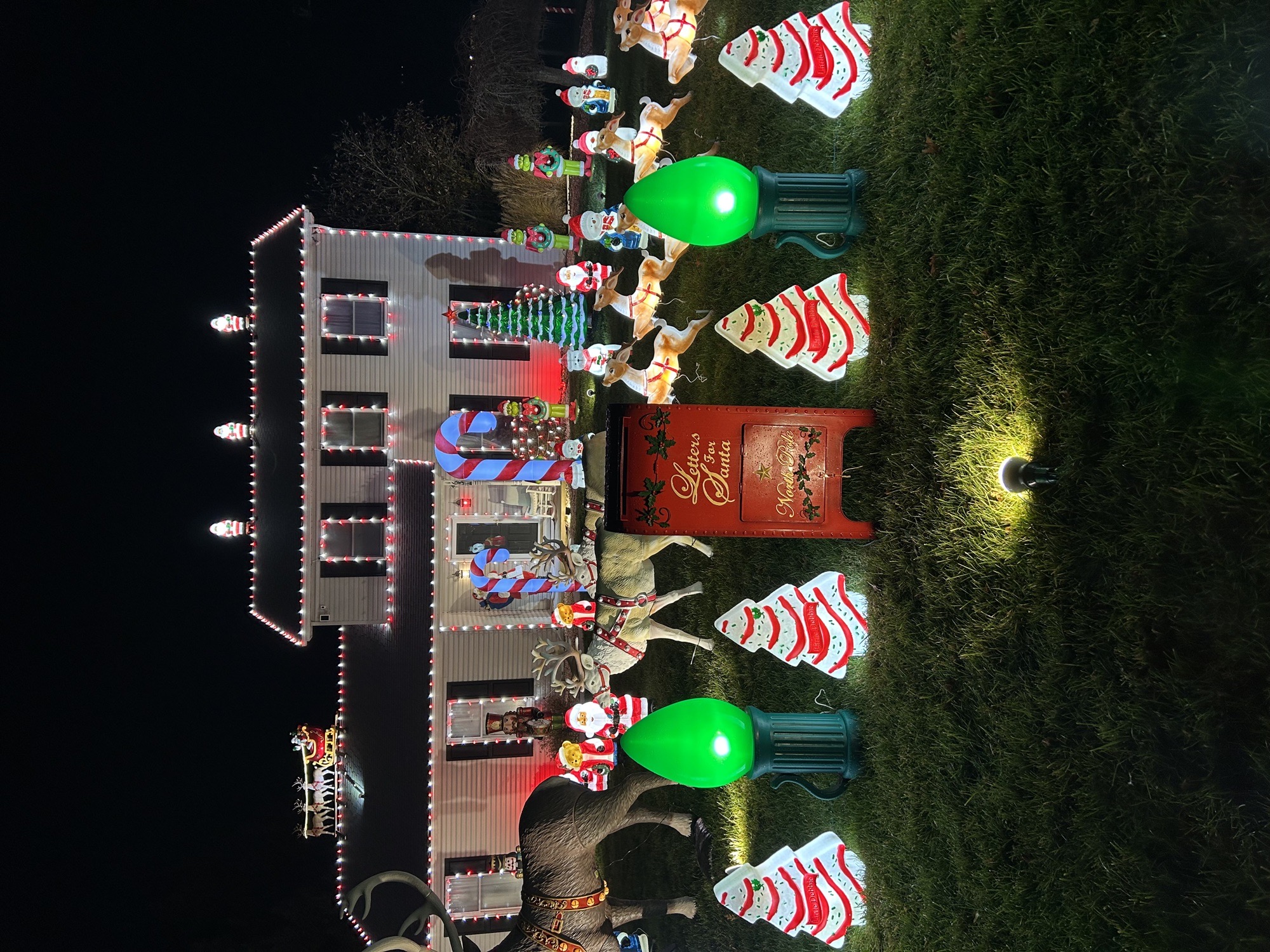 Christmas On Monacy, Christmas lights in Coatesville, PA (photo 2)