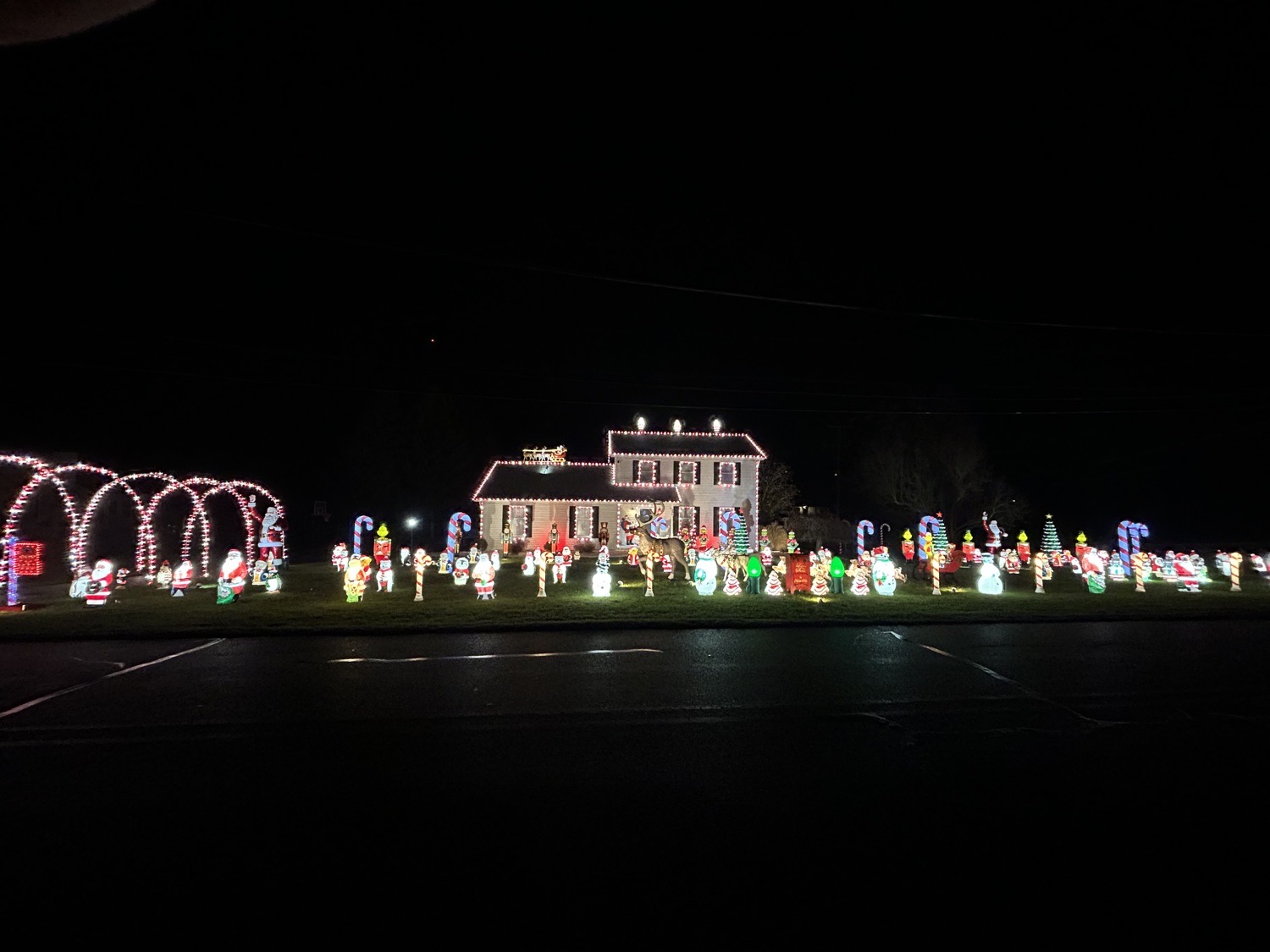 Christmas On Monacy, Christmas lights in Coatesville, PA (photo 5)