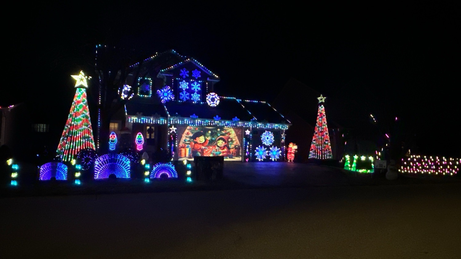 Holiday Lights on 20th St, Christmas lights in Saint Michael, MN (photo 1)