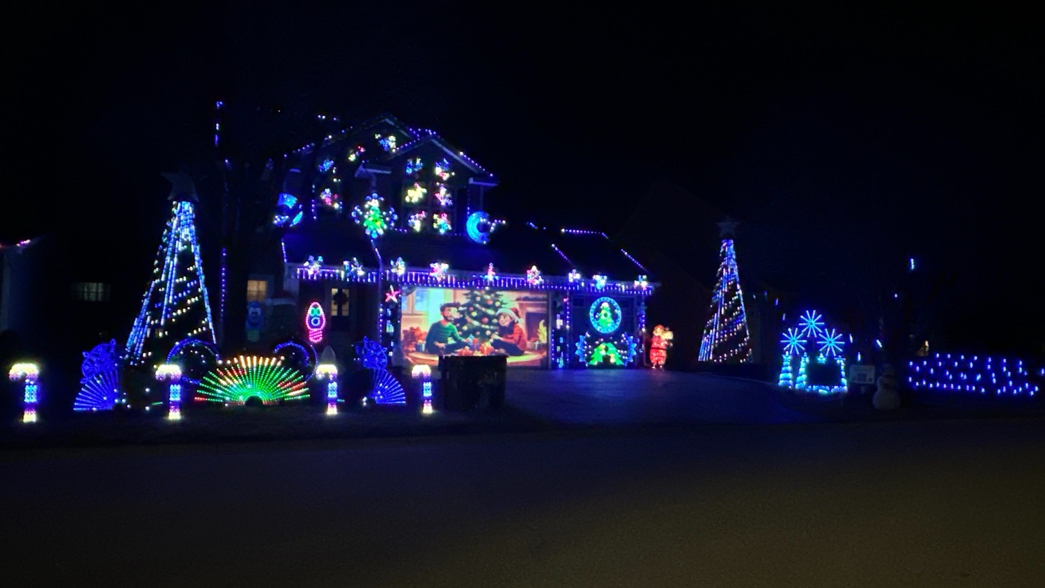Holiday Lights on 20th St, Christmas lights in Saint Michael, MN (photo 2)
