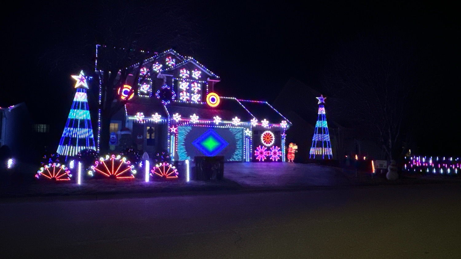 Holiday Lights on 20th St, Christmas lights in Saint Michael, MN (photo 3)