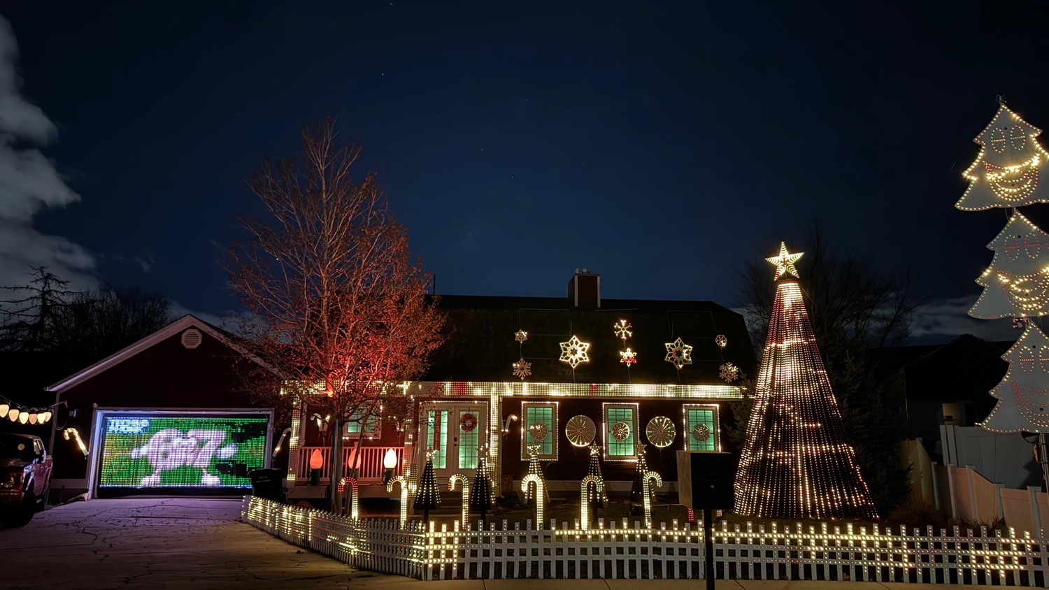 Larson Family Lights, Christmas lights in West Jordan, UT (photo 2)