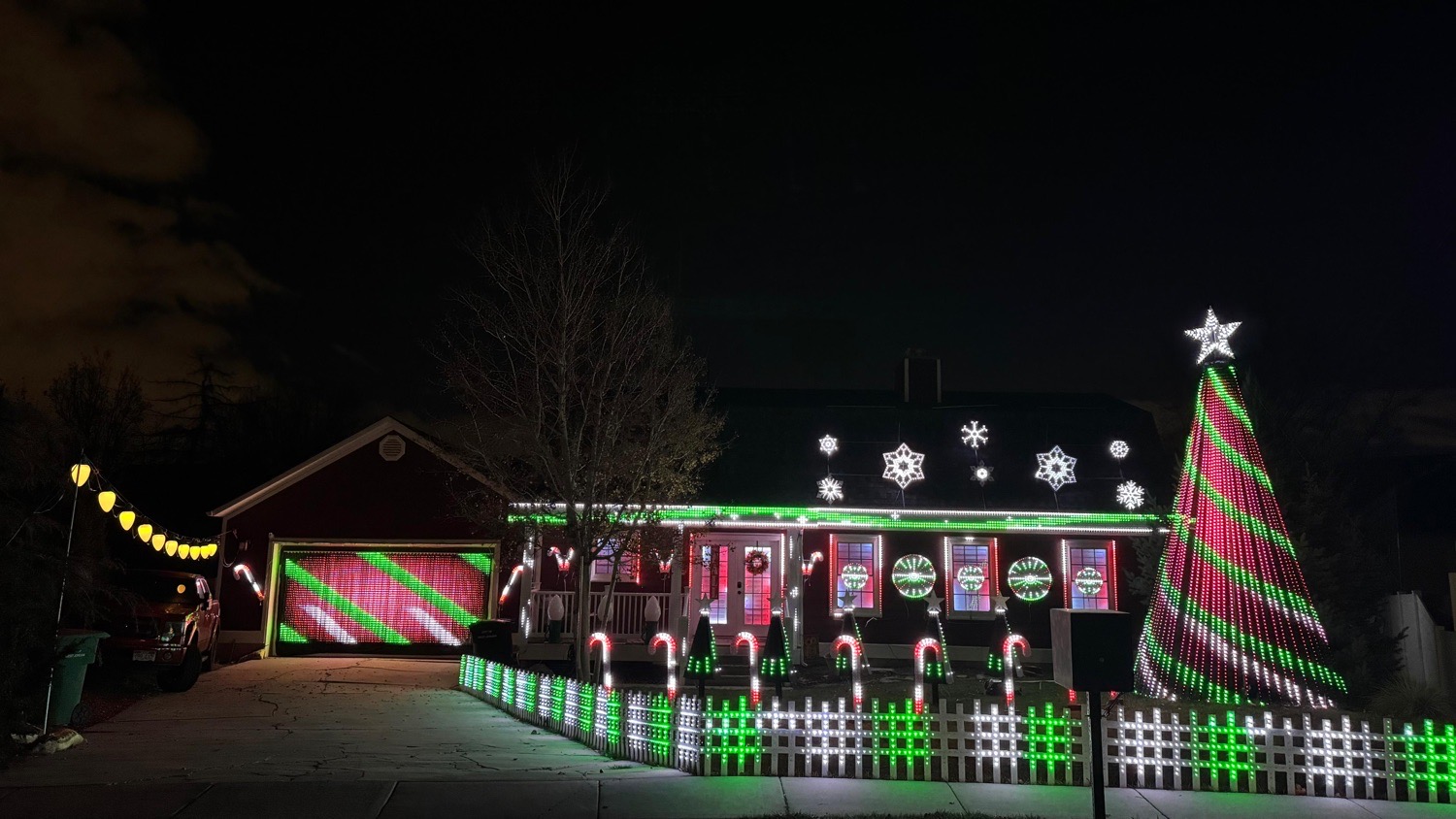 Larson Family Lights, Christmas lights in West Jordan, UT (photo 3)