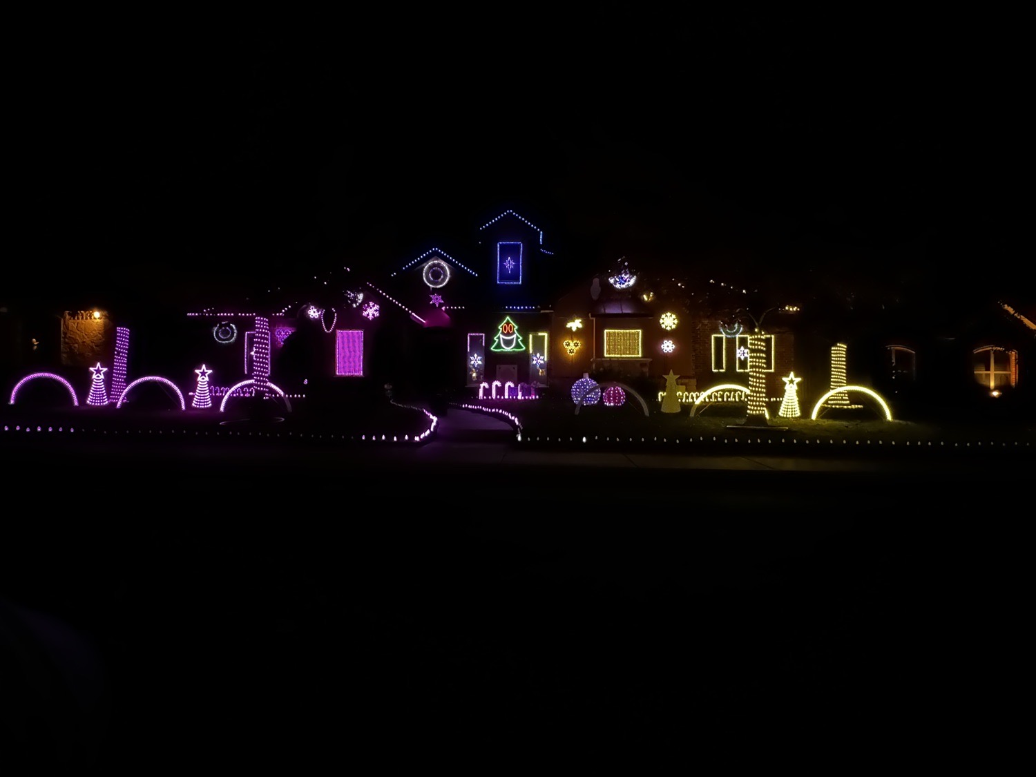 Lights On Chloe, Christmas lights in Amarillo, TX (photo 5)