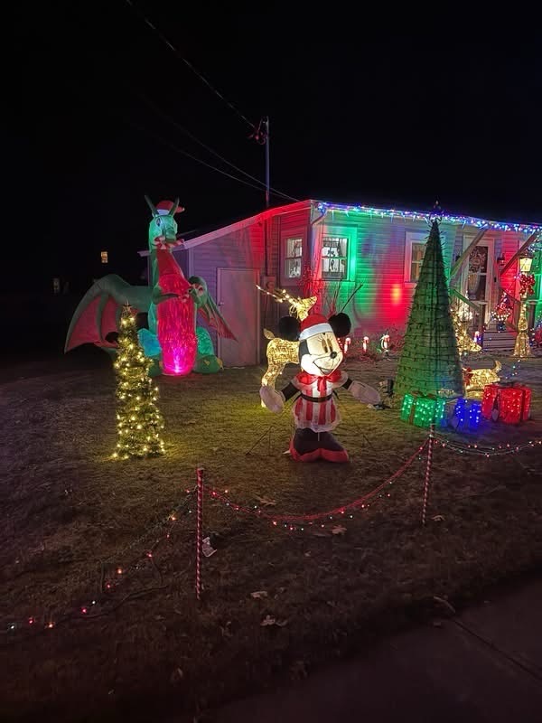 Christmas Spirit, Christmas lights in Colchester, VT (photo 2)