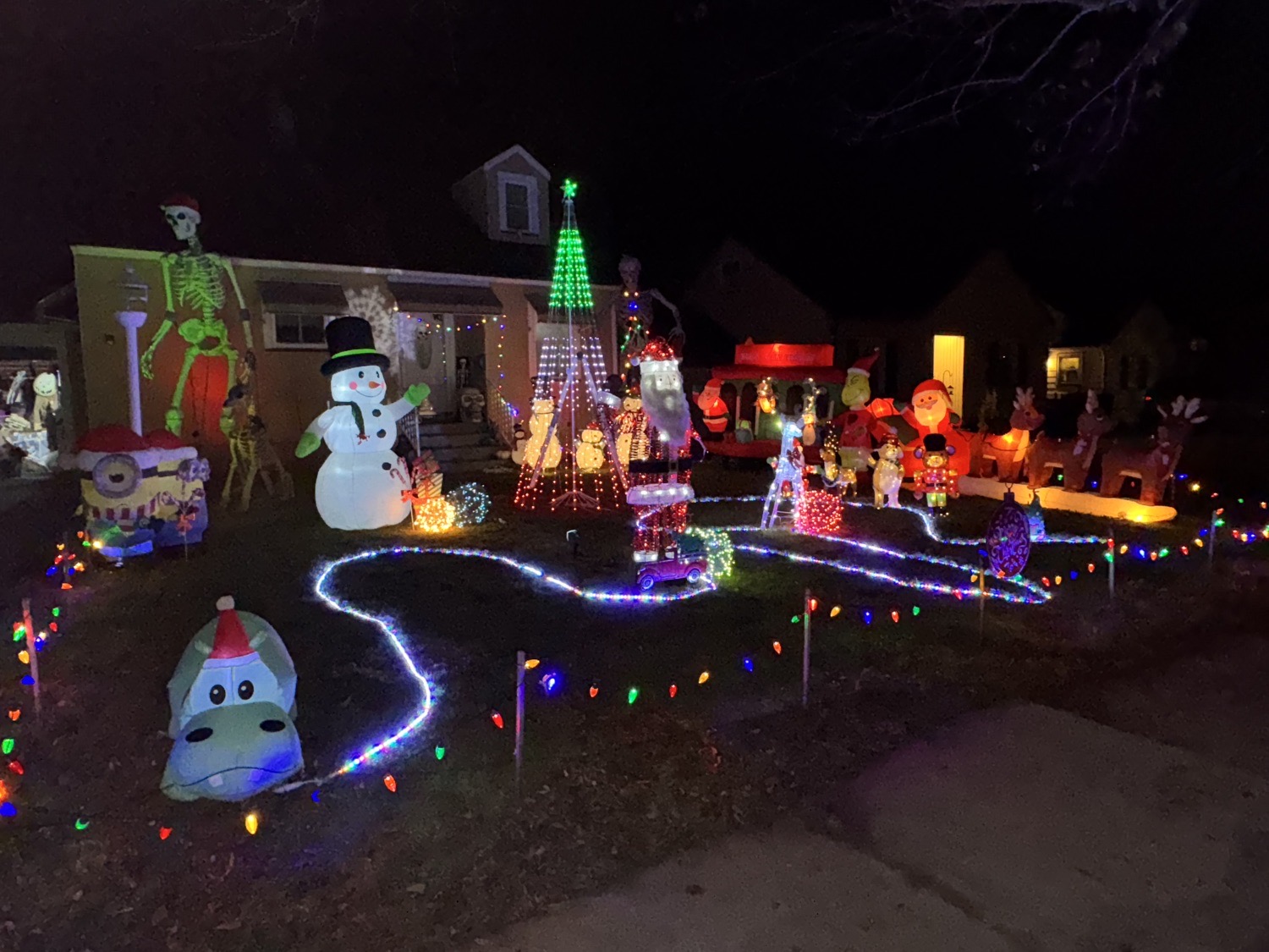 Christmas On Ridgecrest, Christmas lights in Rochester, NY (photo 3)