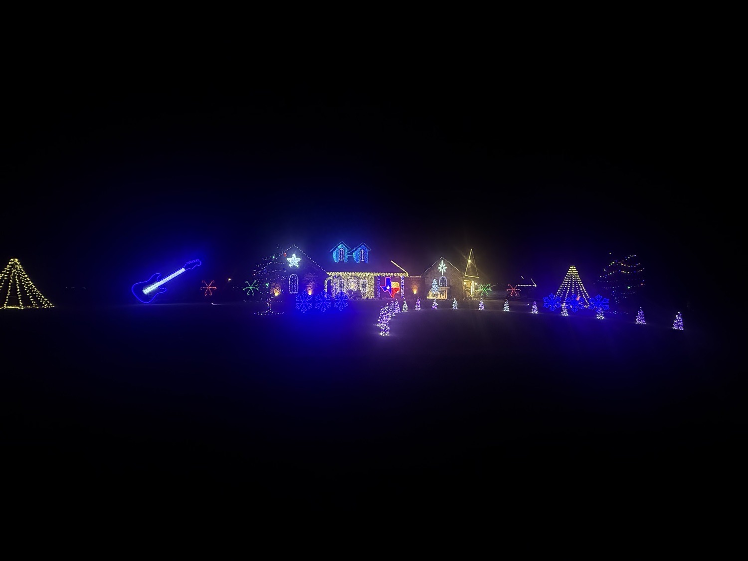 Mulligan Lights, Christmas lights in Azle, TX (photo 2)