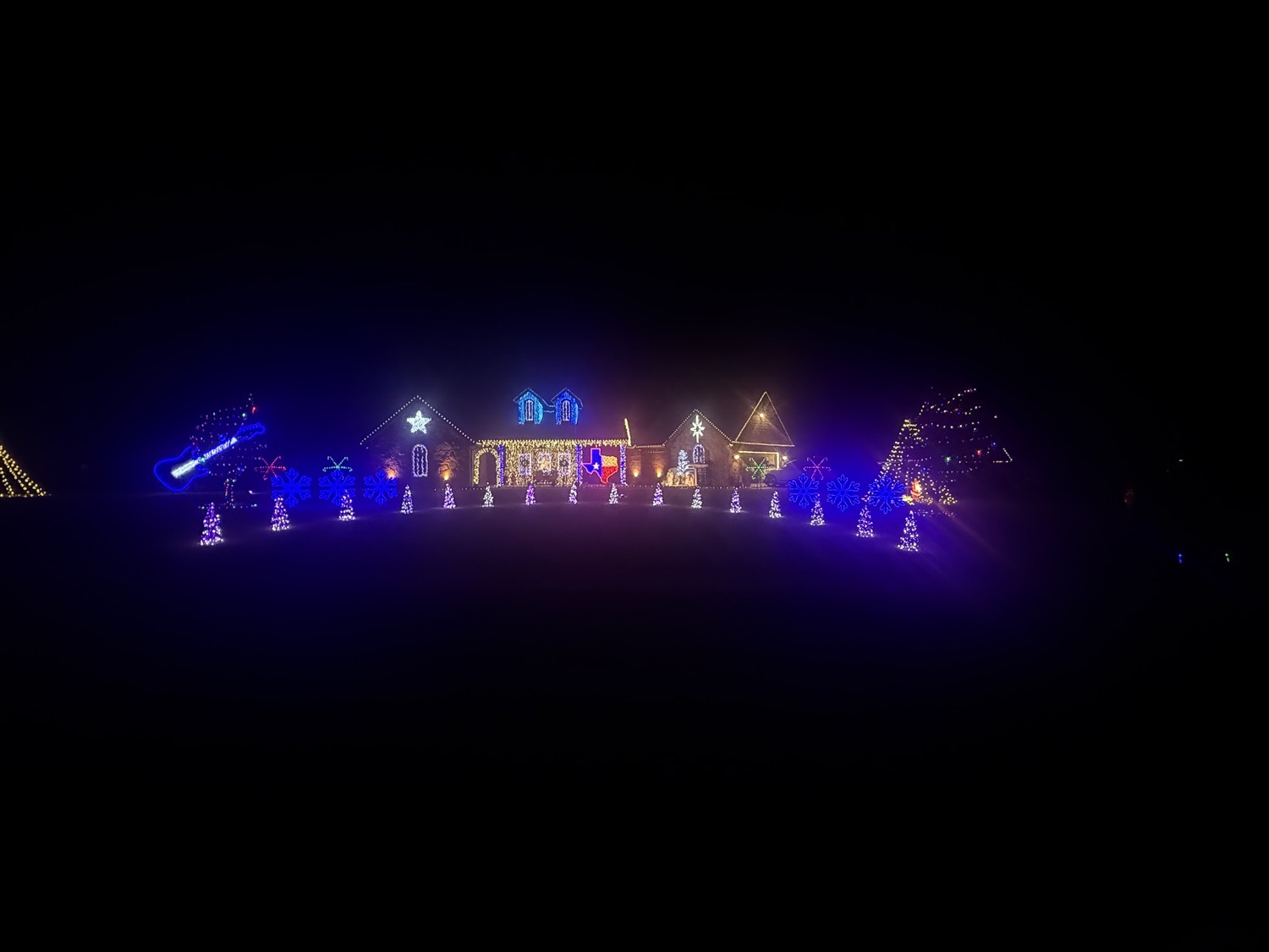 Mulligan Lights, Christmas lights in Azle, TX (photo 4)