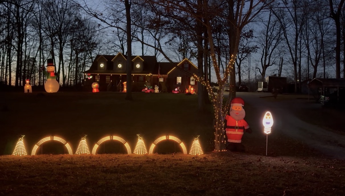 Lights On Cunningham, Christmas lights in Seymour, TN (photo 1)