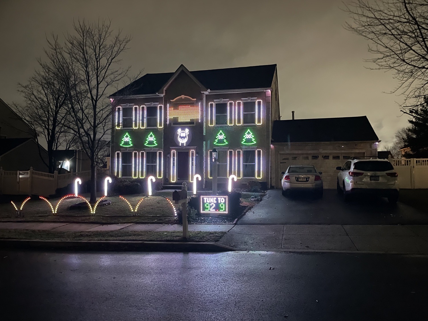 Peters Family Christmas Lightshow, Christmas lights in Conshohocken, PA (photo 3)