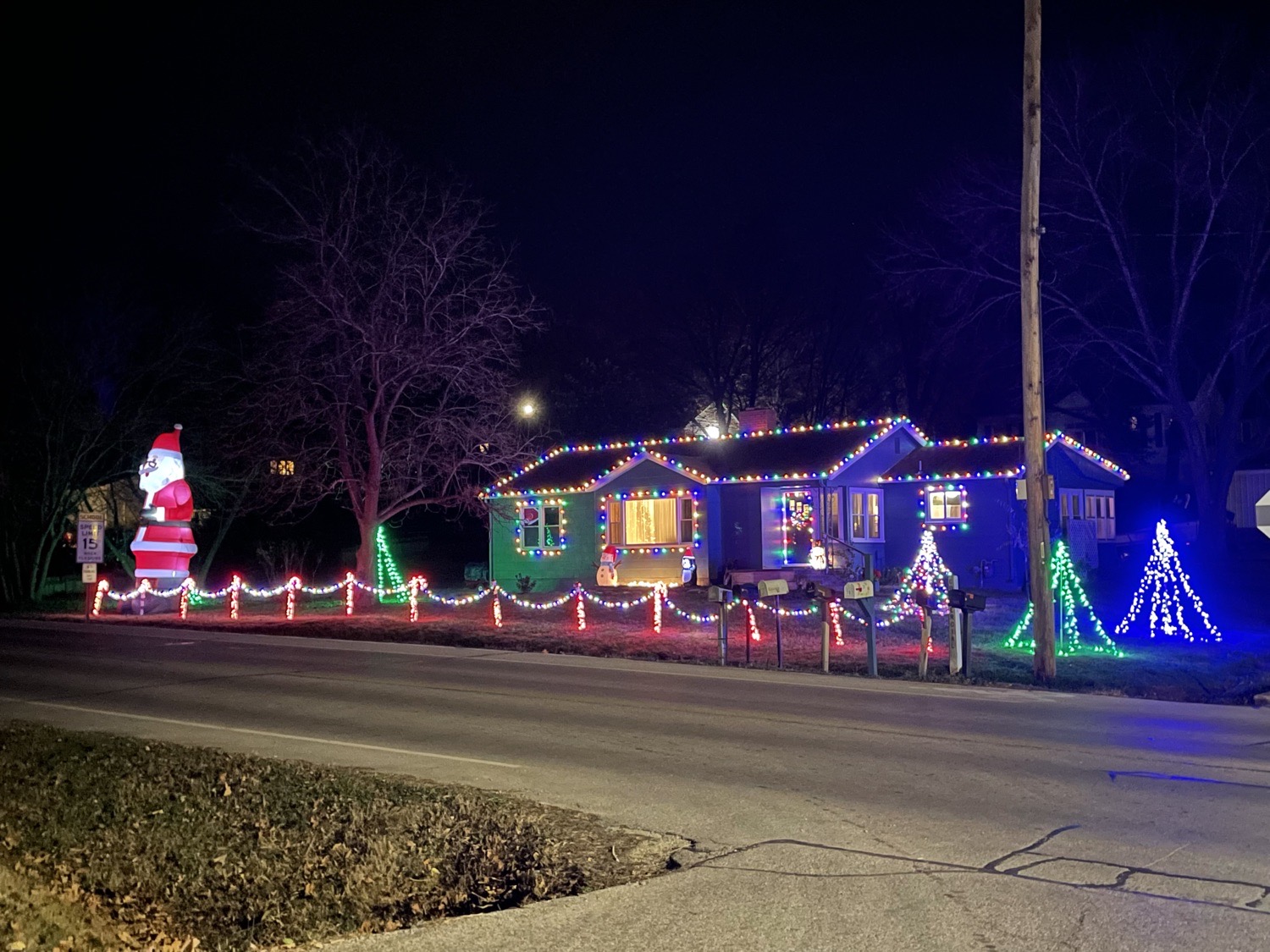 She’s A Beaut!, Christmas lights in Warsaw, MO (photo 1)