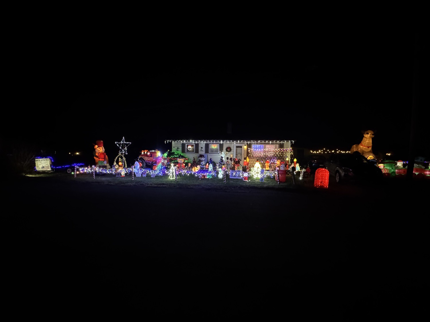 A Very Chewie Christmas, Christmas lights in York, PA (photo 3)