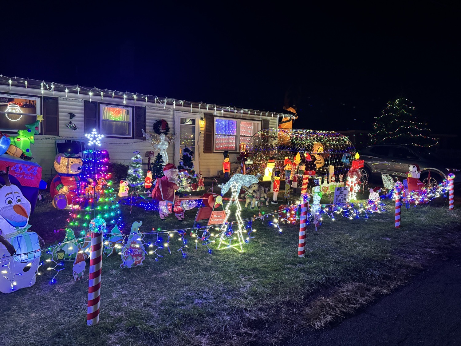 A Very Chewie Christmas, Christmas lights in York, PA (photo 5)