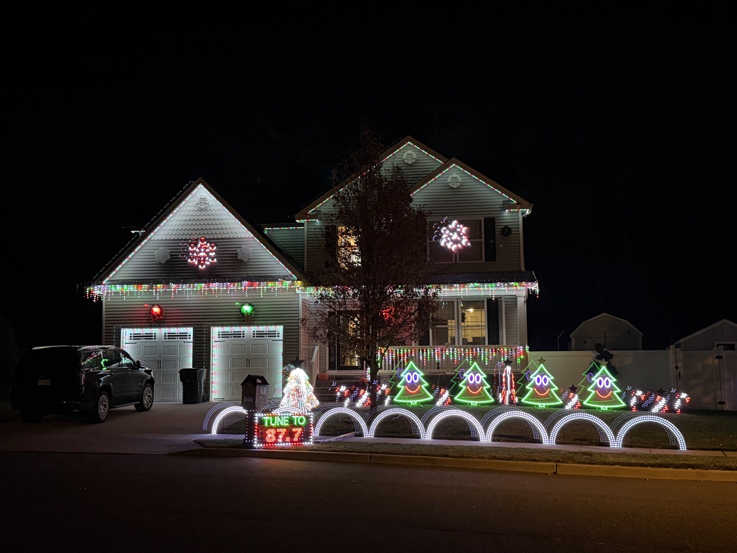 Kansas Ave Light Show, Christmas lights in Toms River, NJ (photo 3)