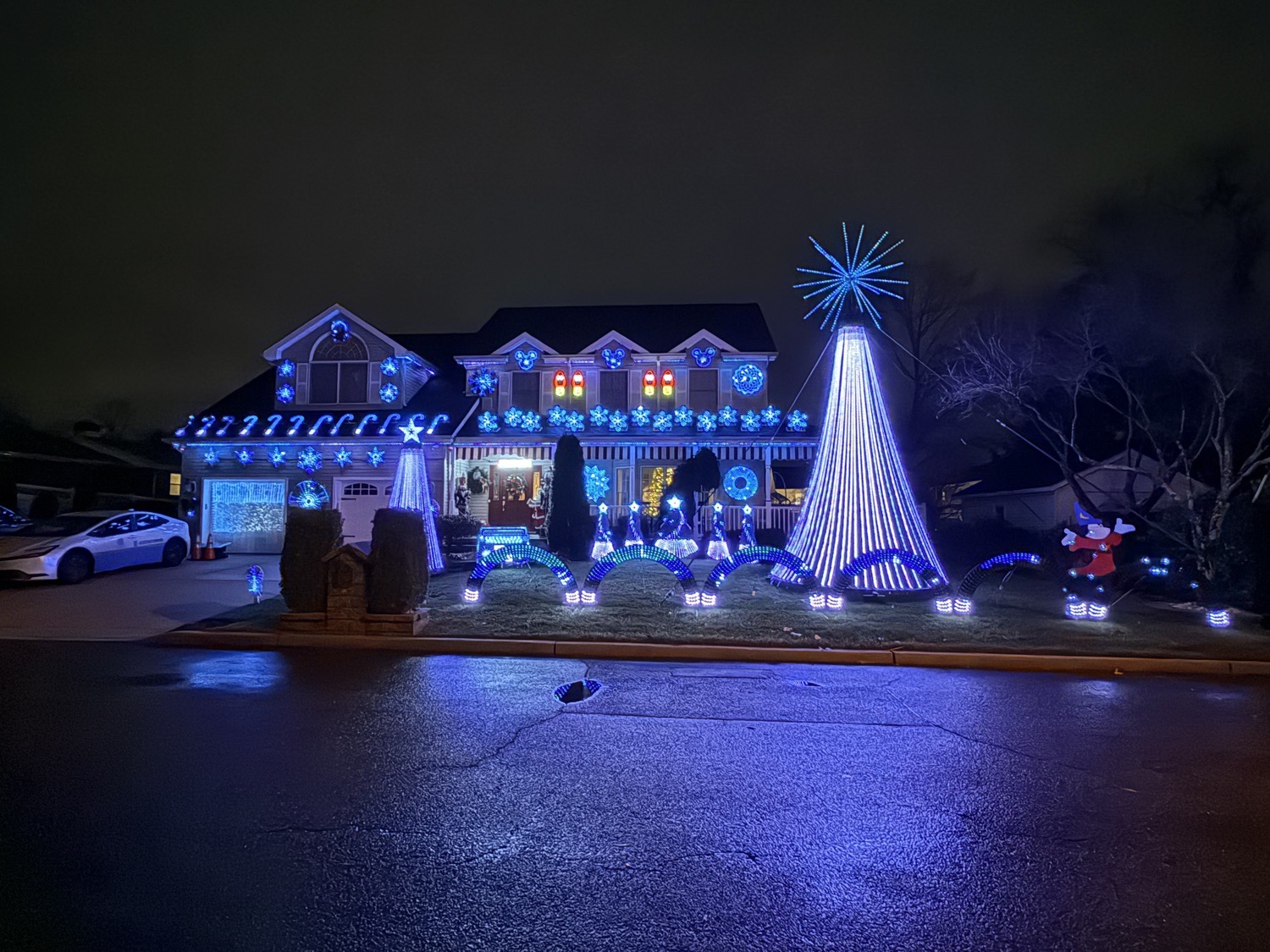 DePasca Family Lights, Christmas lights in Atlantic Highlands, NJ (photo 1)