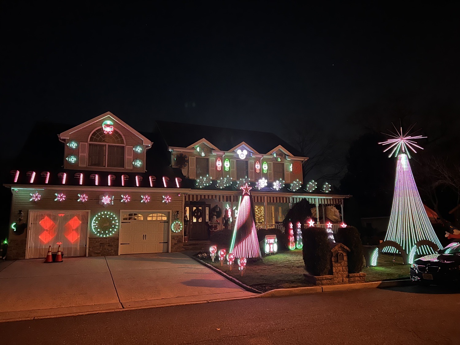 DePasca Family Lights, Christmas lights in Atlantic Highlands, NJ (photo 5)