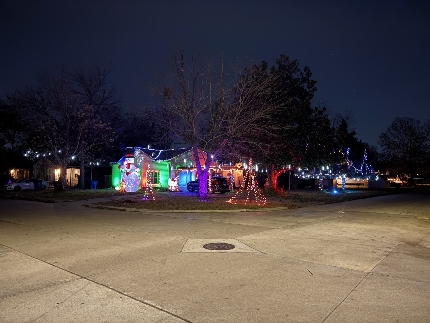 Akers Christmas House, Christmas lights in Tulsa, OK (photo 1)