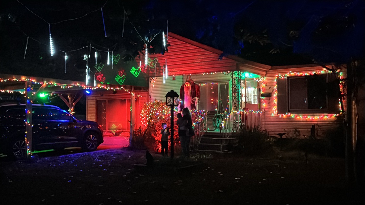 Akers Christmas House, Christmas lights in Tulsa, OK (photo 4)