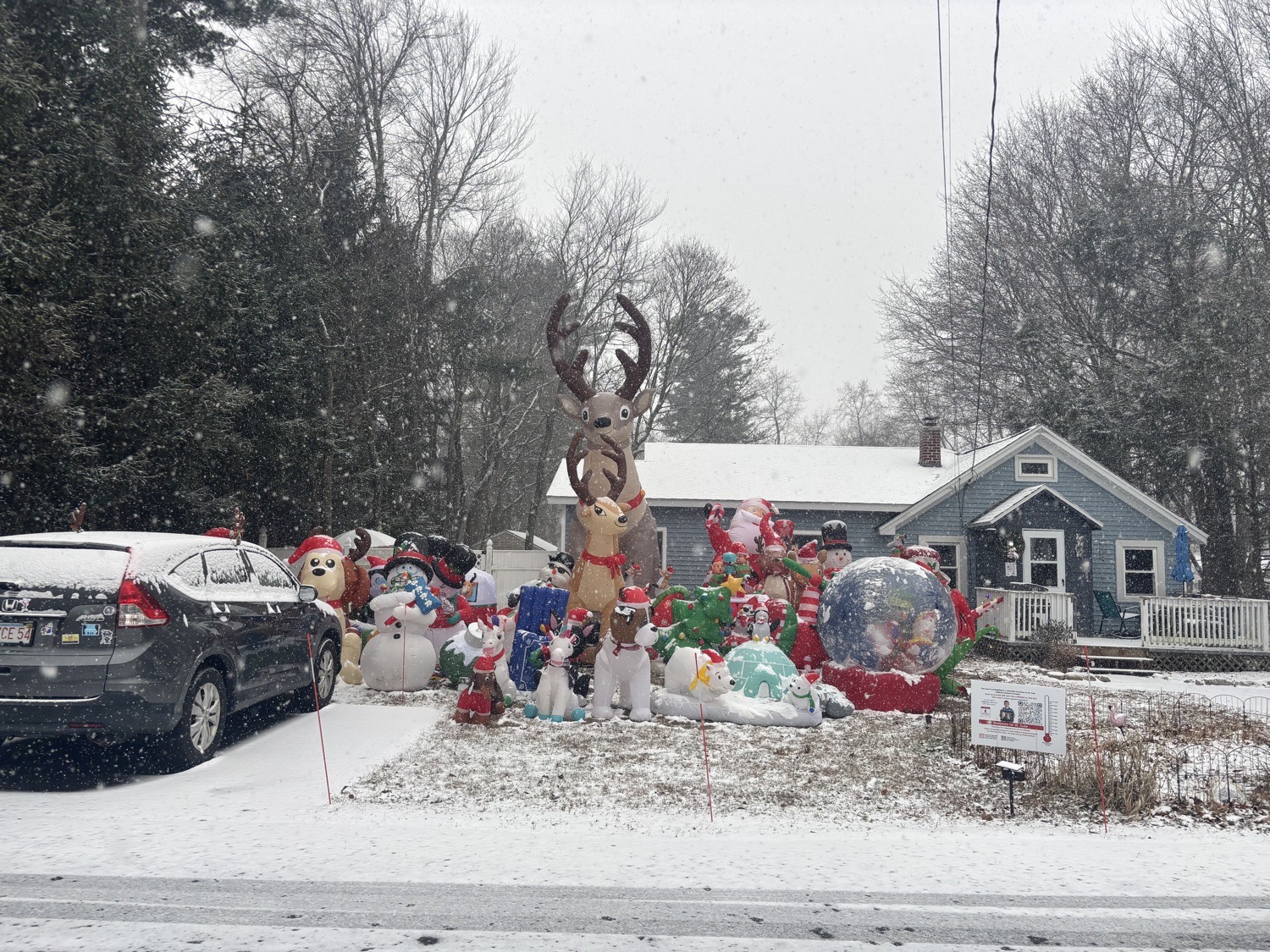 Christmas On Natick, Christmas lights in Lunenburg, MA (photo 2)