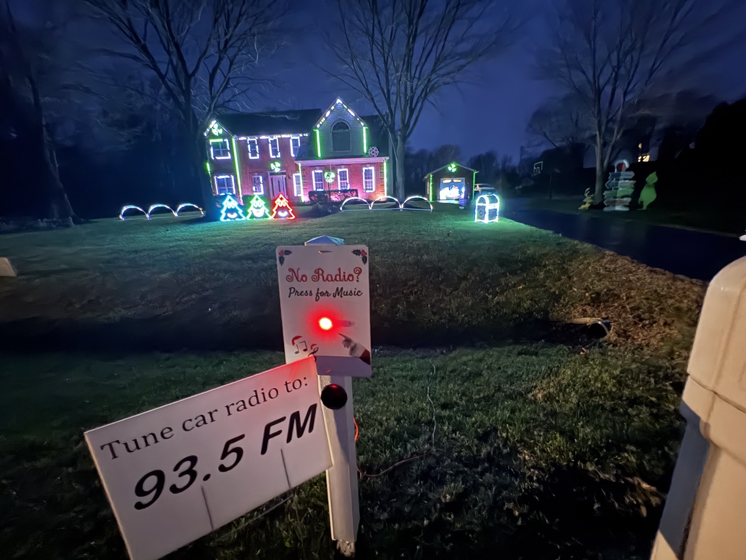 Small Reward Lights, Christmas lights in Huntingtown, MD (photo 1)