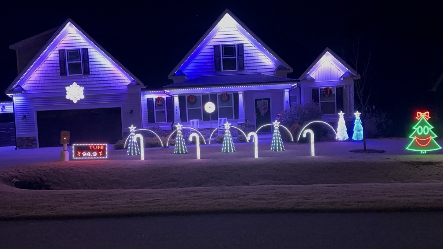 Perry Christmas, Christmas lights in Benson, NC (photo 2)