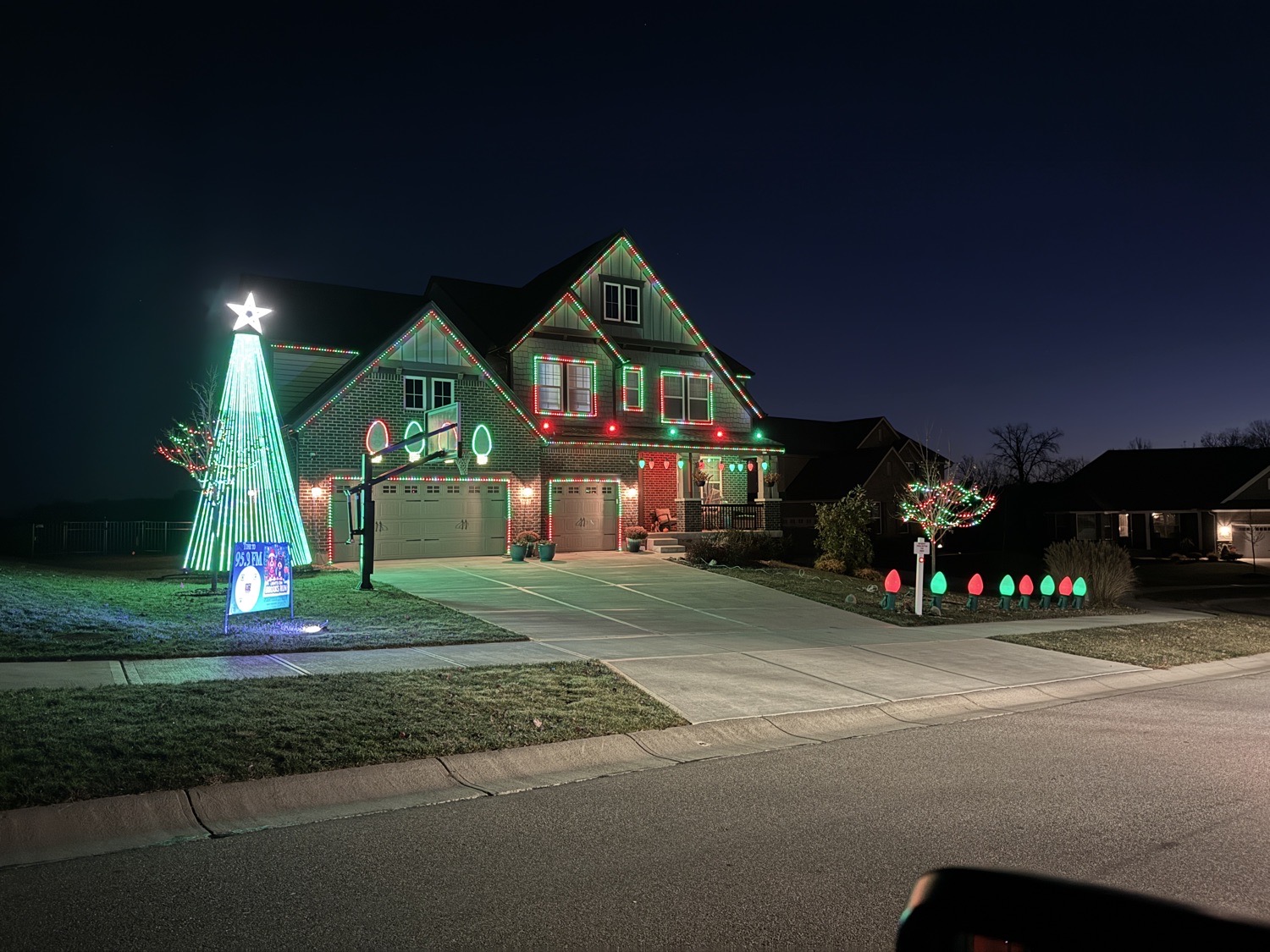 Lights On Brooks Run, Christmas lights in Liberty Twp, OH (photo 1)