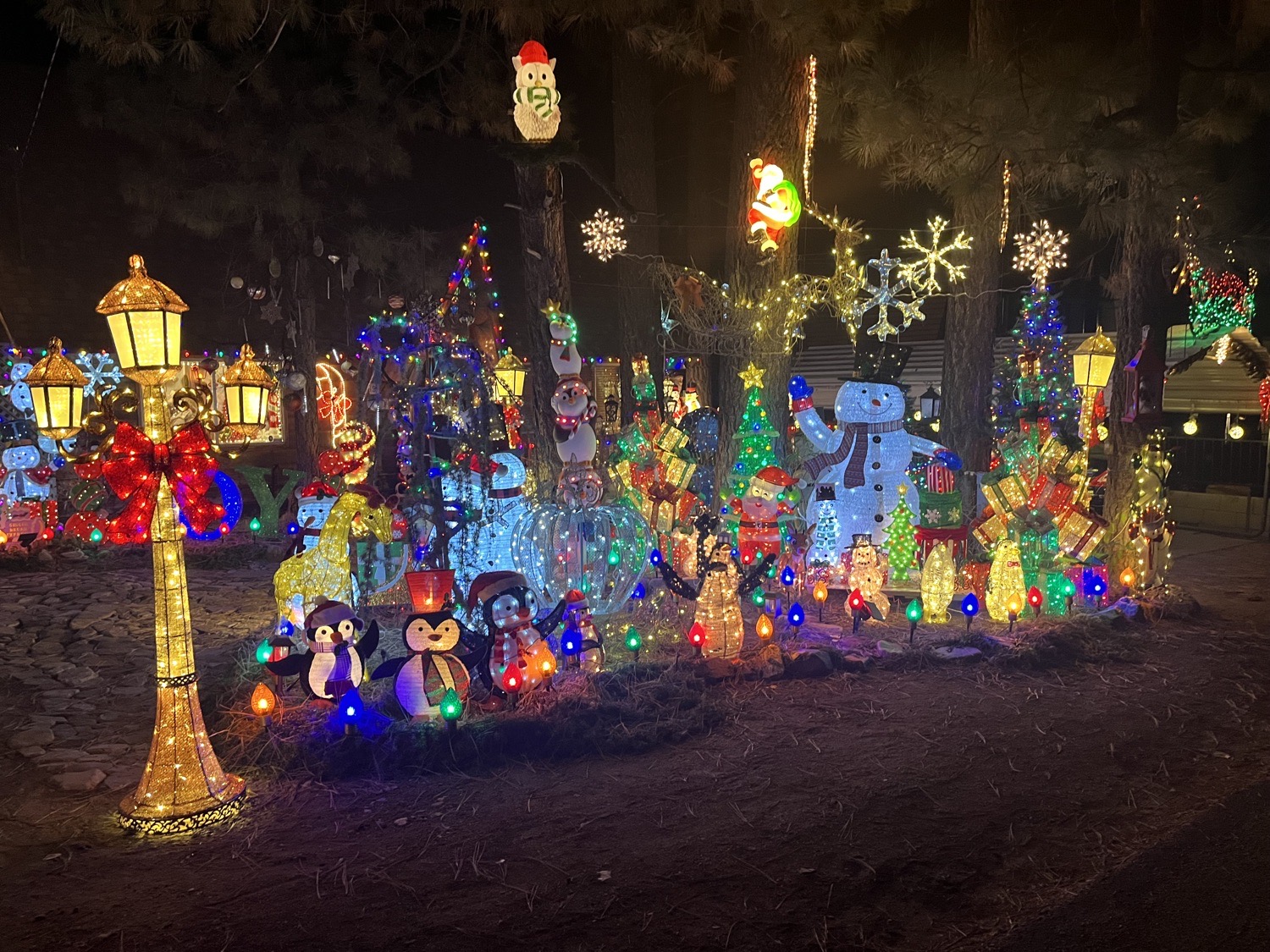 Christmas Castle, Christmas lights in Big Bear City, CA (photo 4)