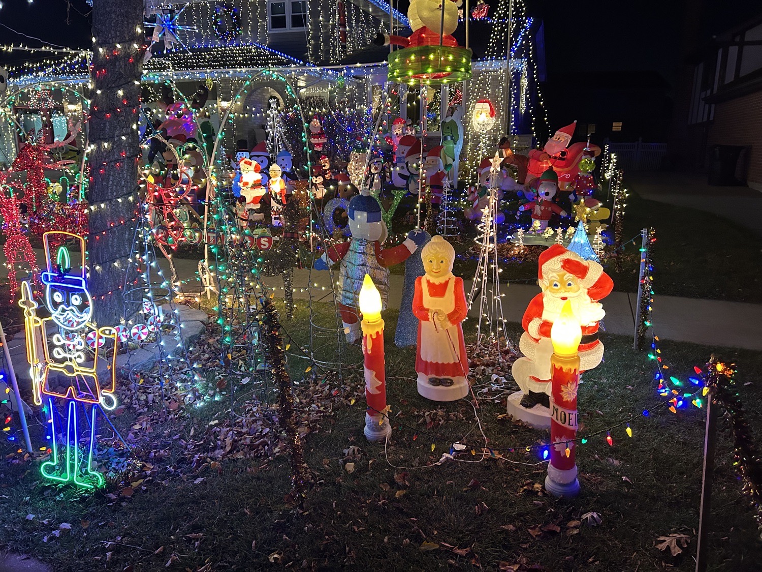 Hanover Holidays Christmas Display, Christmas lights in Tinley Park, IL (photo 2)