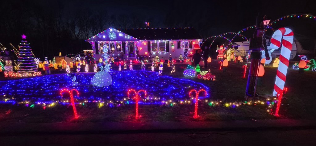 Camp crest, Christmas lights in Monson, MA (photo 1)